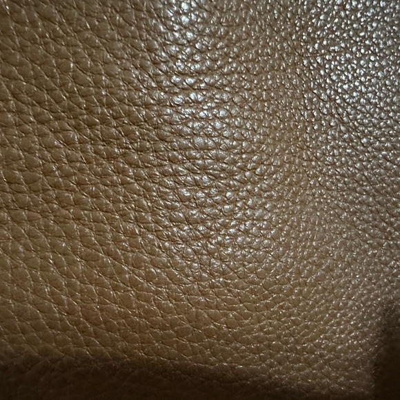 Michael Kors tan shoulder bag and matching wristlet - Picture 10 of 13